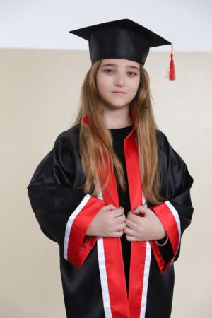 Anaokulu Siyah Kırmızı Garnili Beyaz Şeritli