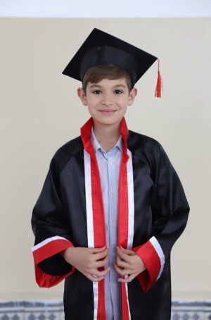 İlkokul Siyah Kırmızı Garnili Beyaz Şeritli